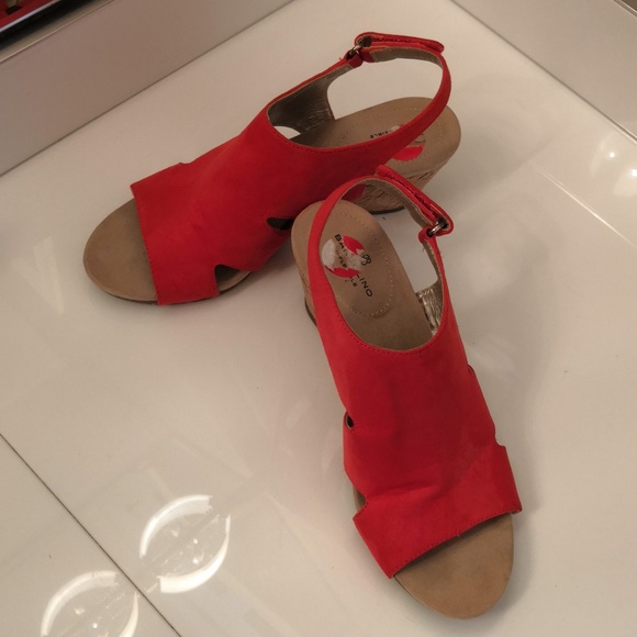 Bandolino suede wedge sandals, sz 7 - Picture 1 of 7